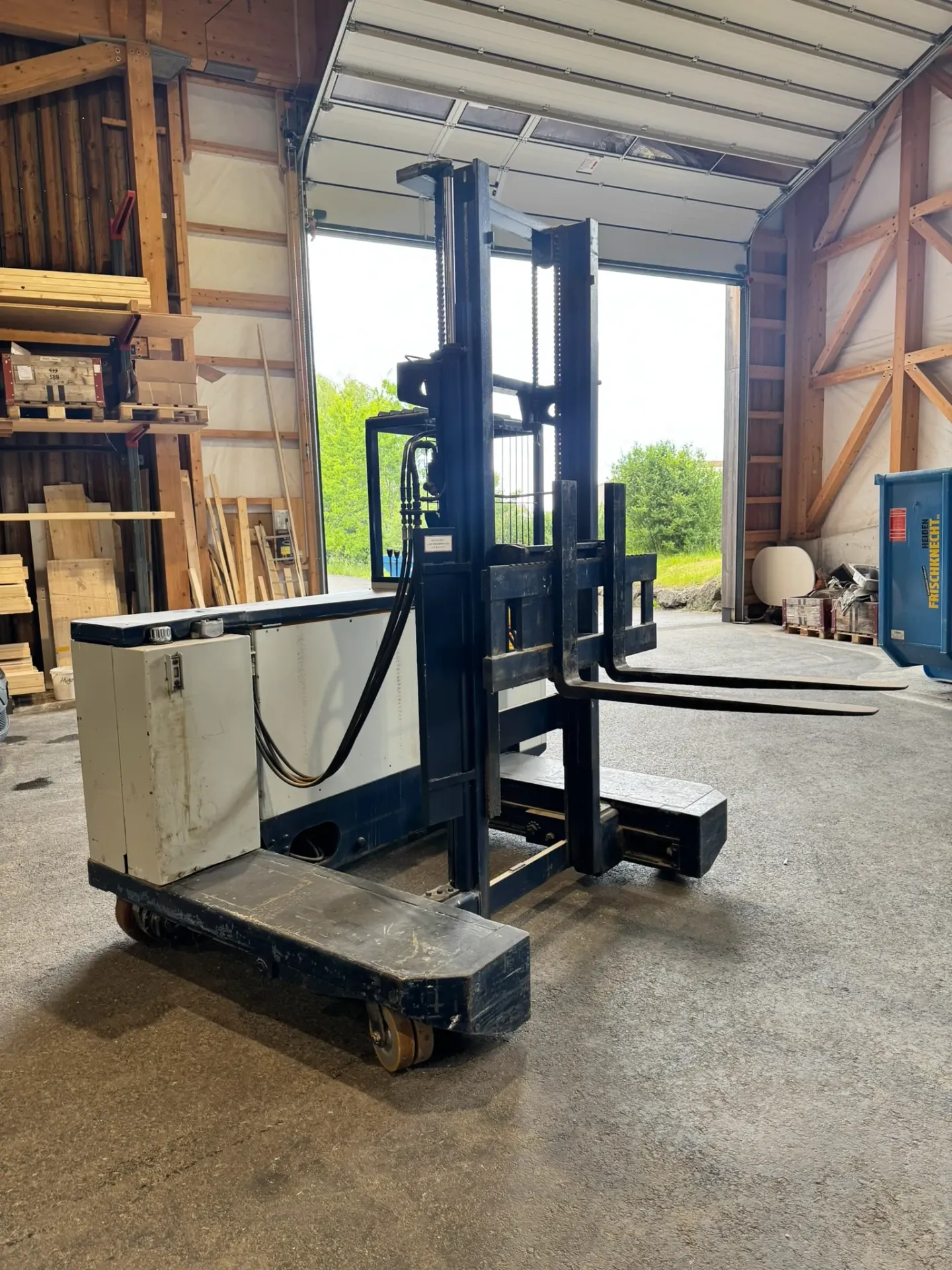 BISON Electric Forklift, Model 2004 P